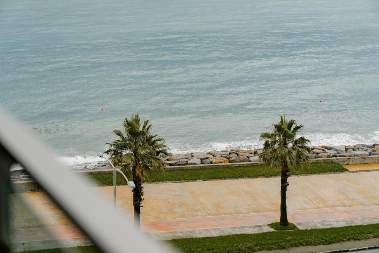G-Point New Beach Батуми Экстерьер фото