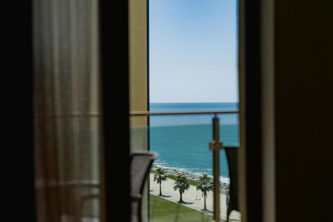 G-Point New Beach Батуми Экстерьер фото