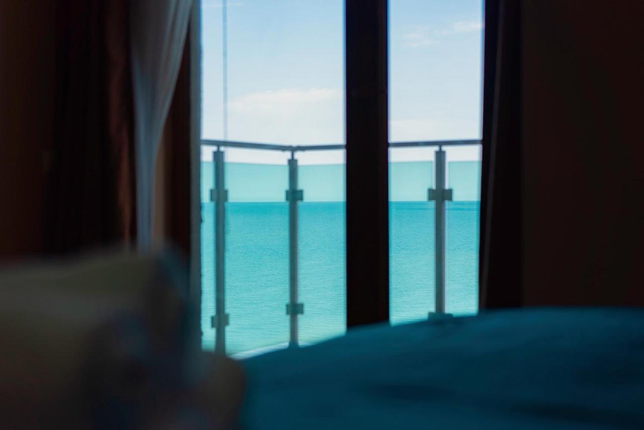 G-Point New Beach Батуми Экстерьер фото