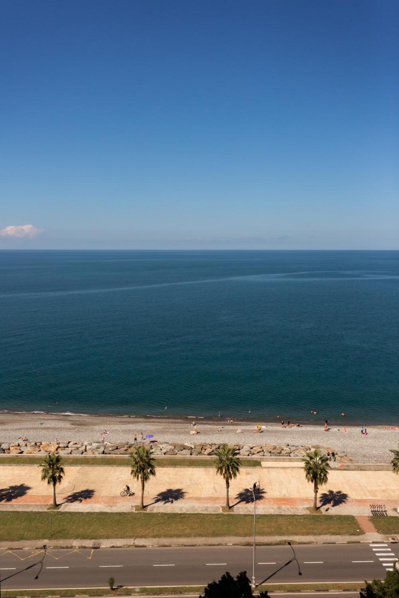 G-Point New Beach Батуми Экстерьер фото