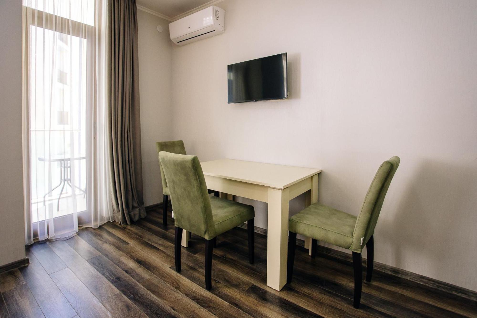 G-Point New Beach Батуми Экстерьер фото