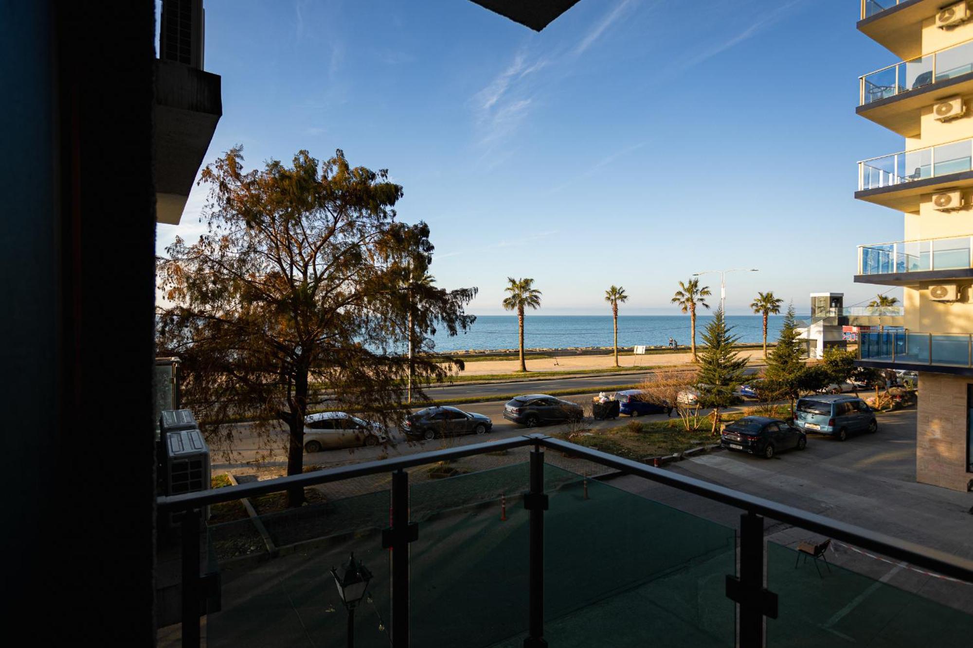 G-Point New Beach Батуми Экстерьер фото